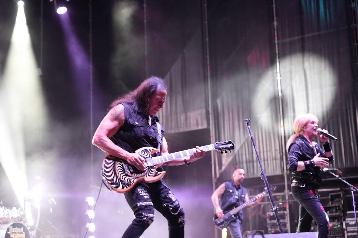 Medina Azahara desata la nostalgia en su último concierto en Badajoz