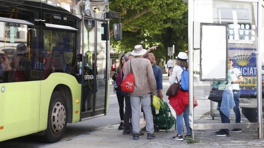 El PP municipal ve la nueva licitación del bus urbano &quot;la peor noticia de agosto para Santiago&quot;