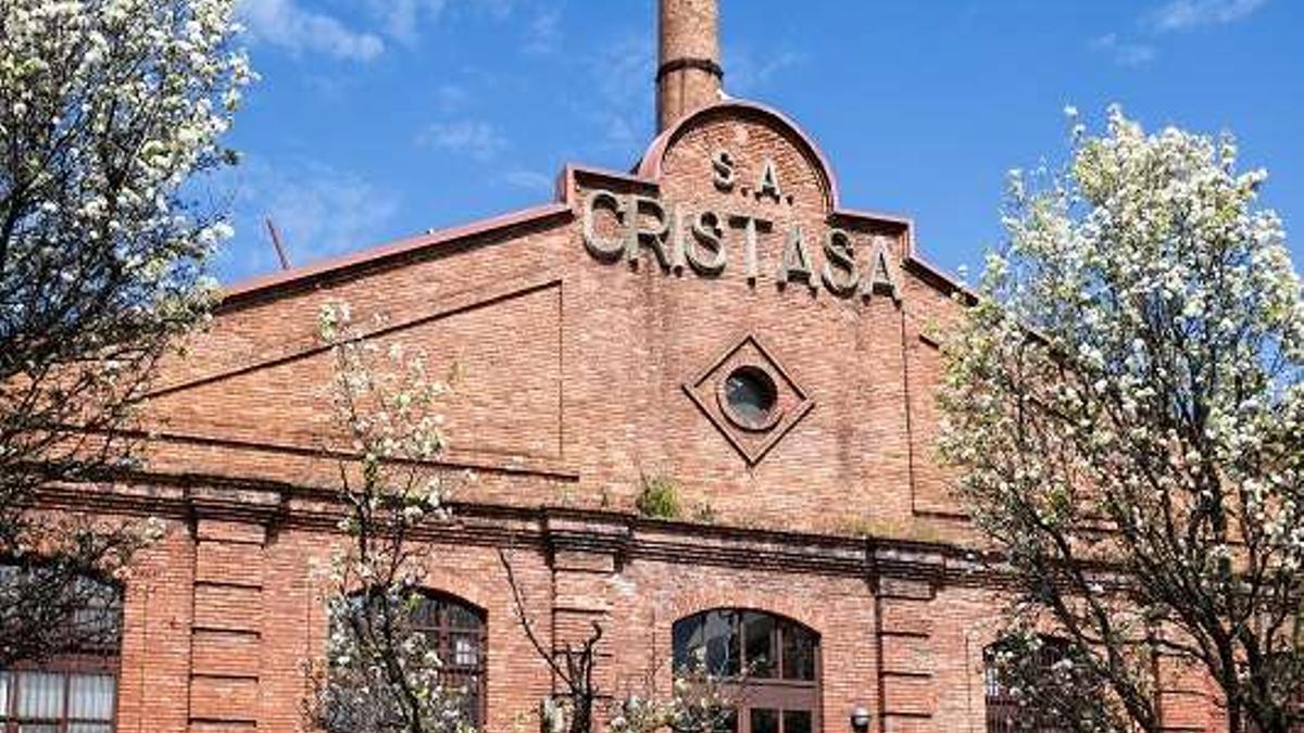 Edificio Cristasa, lugar donde se celebra mañana la feria Asturfranquicia