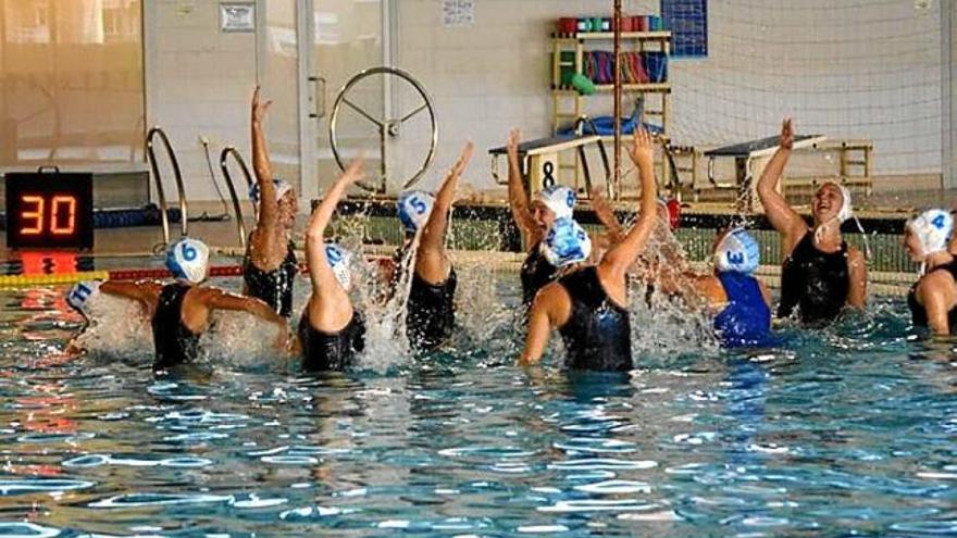 Empat del CN Minorisa femení amb el Vallirana després d&#039;un partit obert