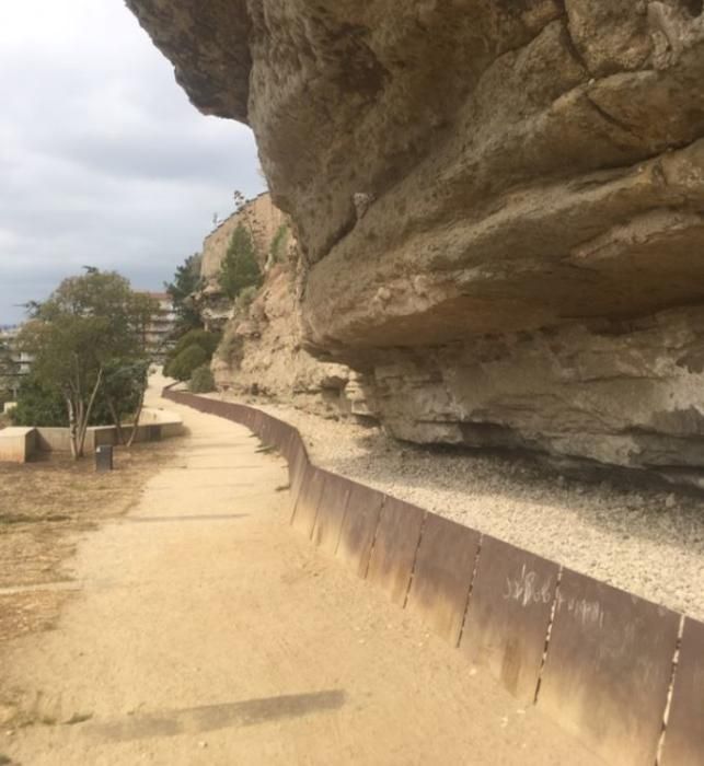 Mala conservació al camí dels Corrals de Manresa