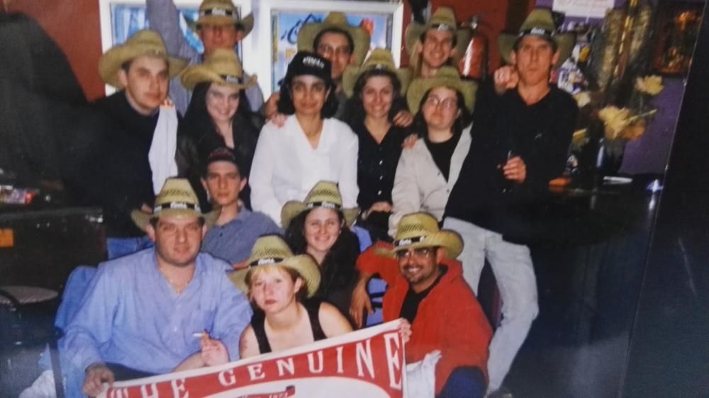 Fiesta cervecera en Gropius en San Vicente. Abril de 1998,