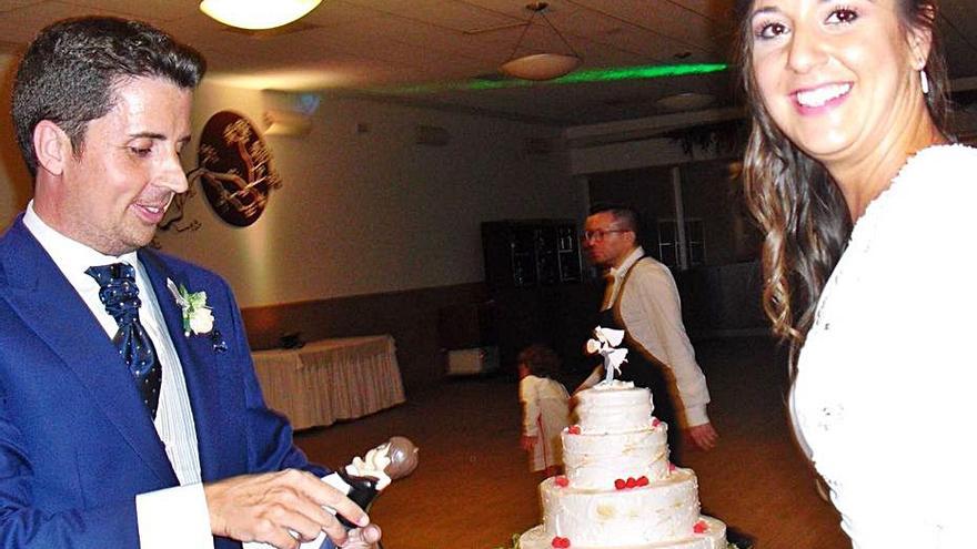 Antonio, la víctima, y Maje, su presunta asesina, en la boda.