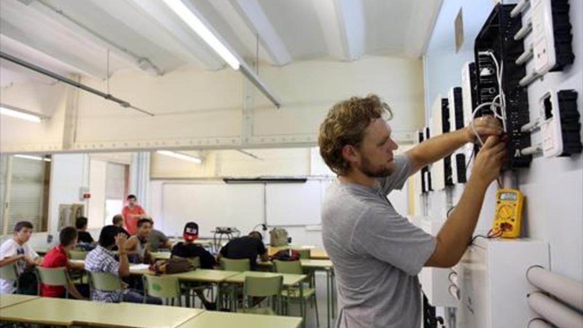 Clase práctica en un centro de Formación Profesional de Barcelona.