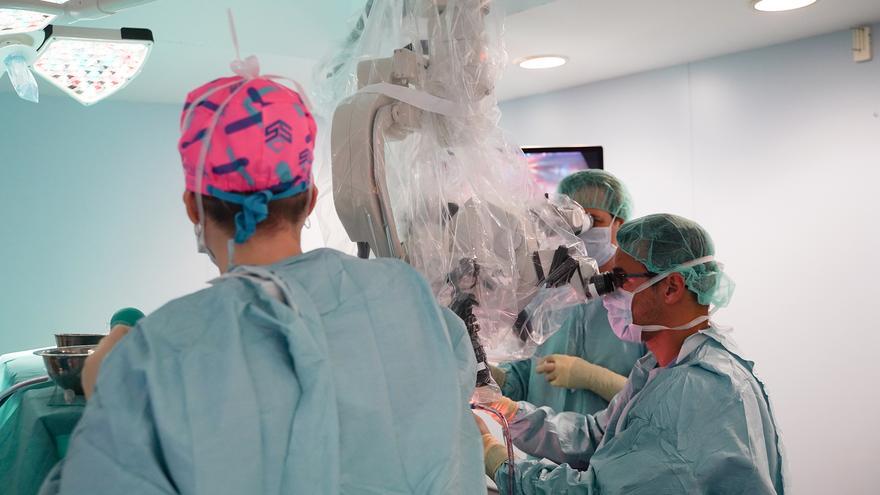 Cada minuto cuenta: cómo intervenir una urgencia en el cerebro en la “hora de oro”