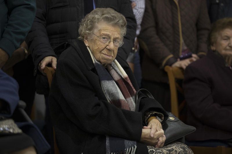Homenaje a personas centenarias de València