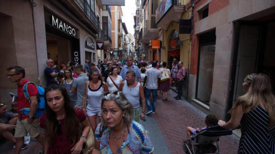 Trubel an einem verkaufsoffenen Sonntag in Palma