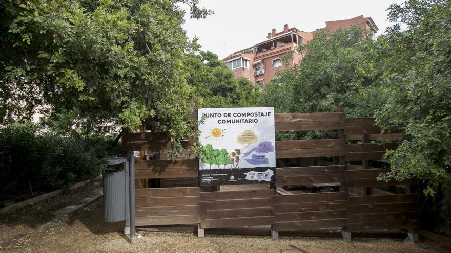 El PSOE reprocha a Barcala su renuncia al mantenimiento de los puntos de compostaje en el Presupuesto