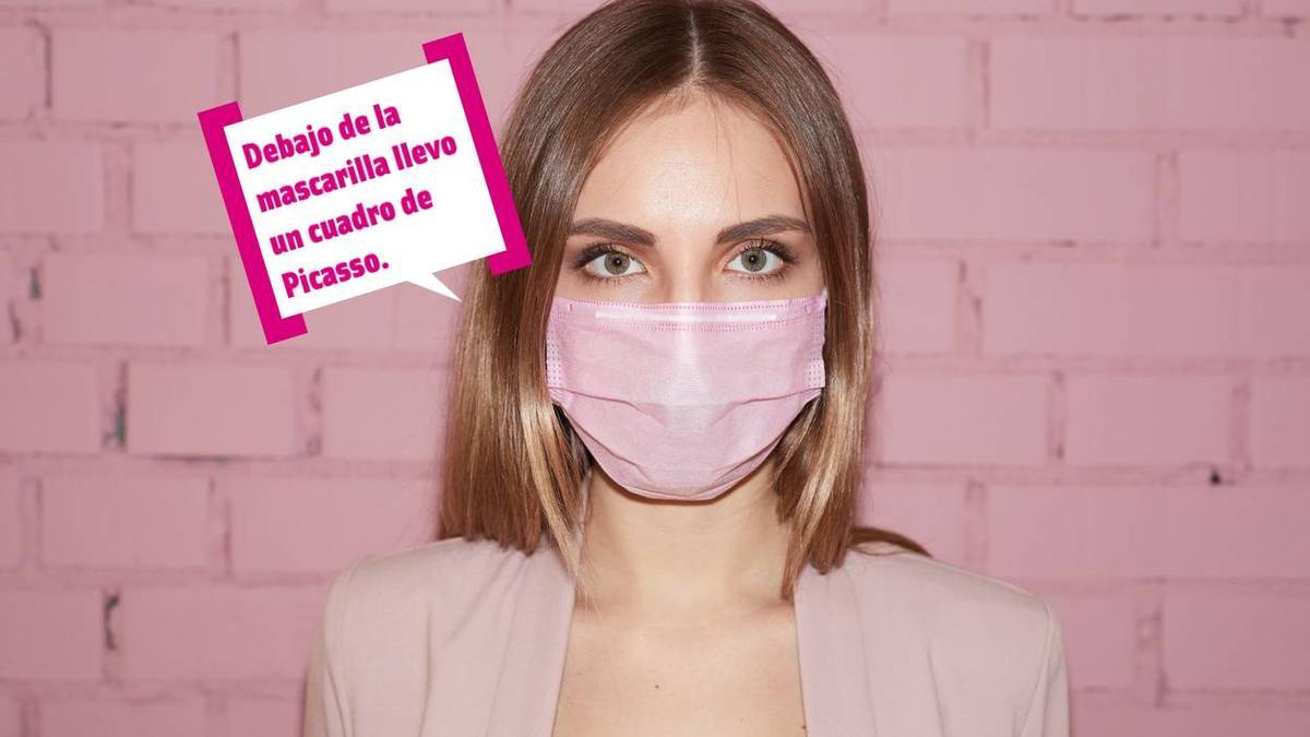 Chica con mascarilla rosa