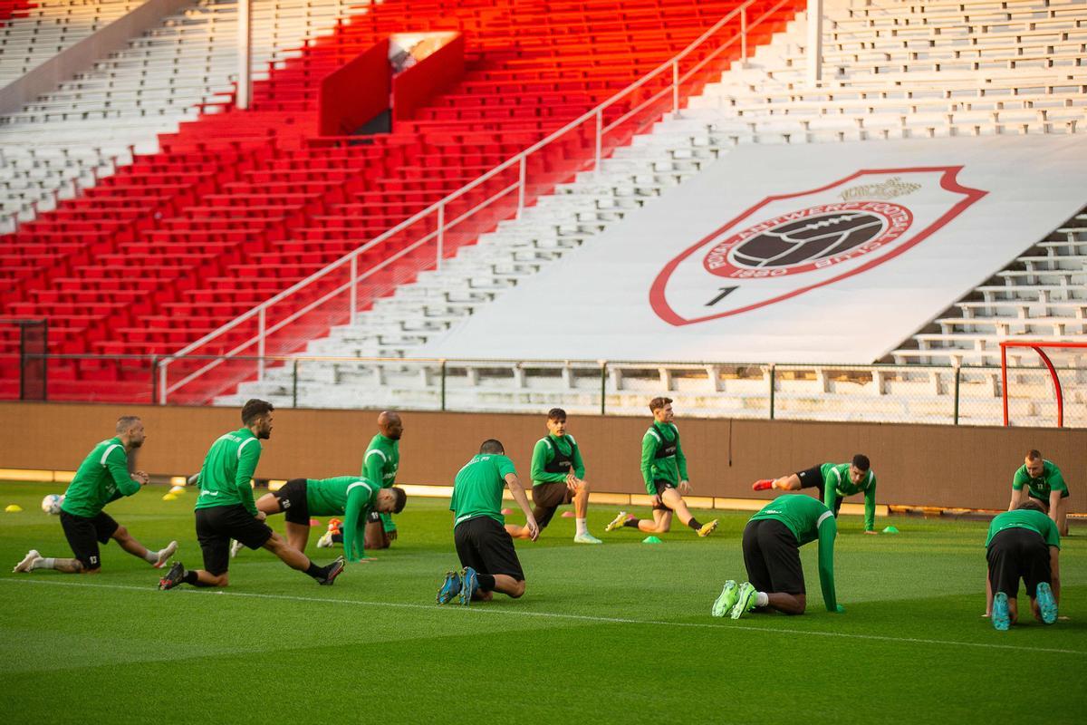El Royal Antwerp será el nuevo club de Overmars | AFP