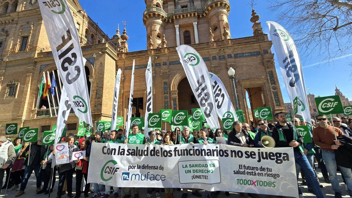 Manifestación de CSIF Andalucía en defensa del modelo de prestación sanitaria de Muface.