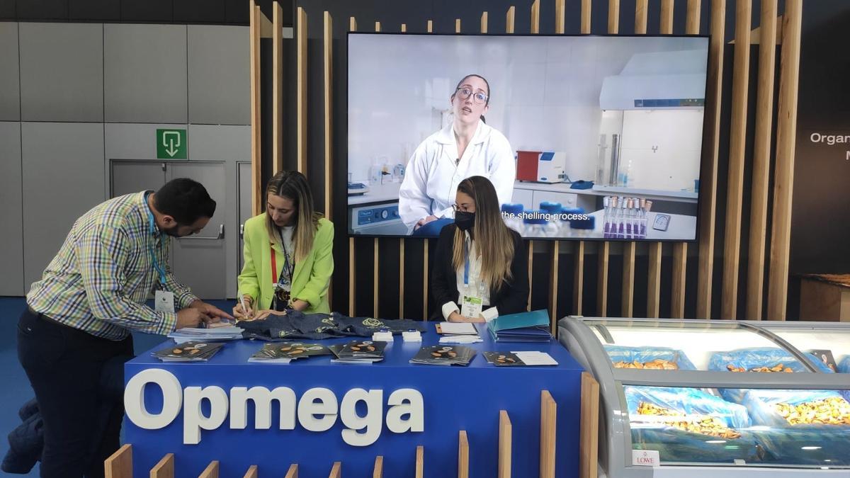 El puesto de exposición montado por Opmega en Seafood Barcelona.