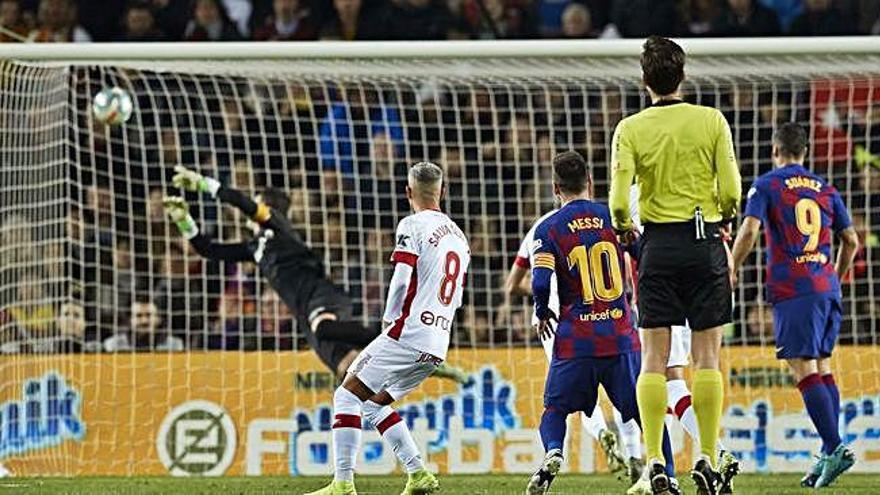 Messi va anotar d&#039;aquesta forma el segon gol del Barça anit, el que obria el seu espectacular «hat-trick» davant del Mallorca.