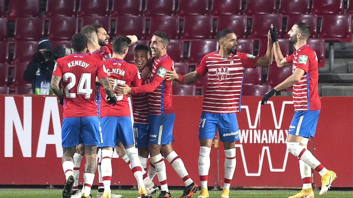 Los jugadores del Granada en una imagen de archivo.