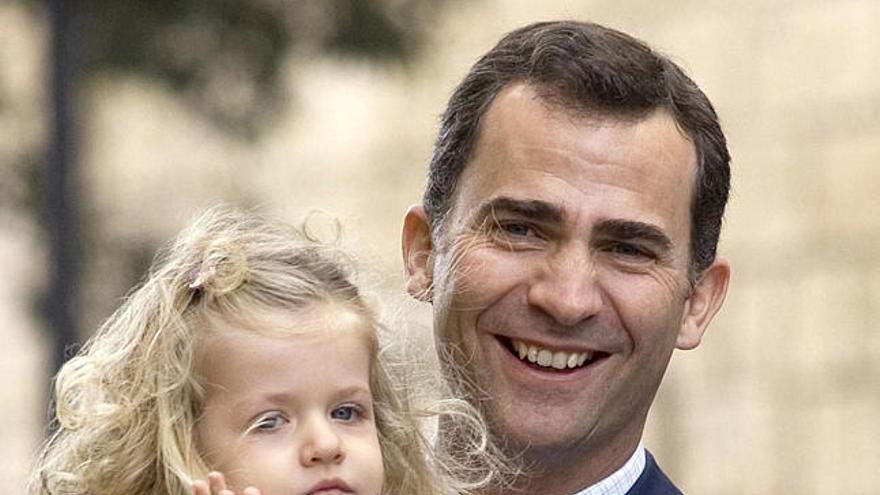 Realeza. El Príncipe de Asturias, con su hija, la Infanta Leonor.