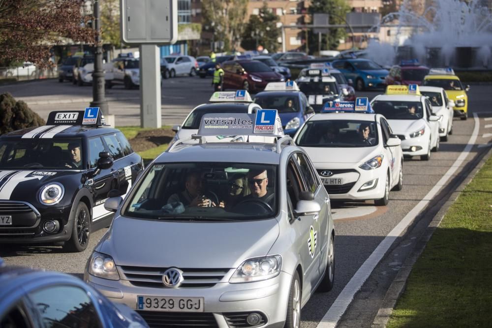 Manifestación de profesores de autoescuela en Oviedo.