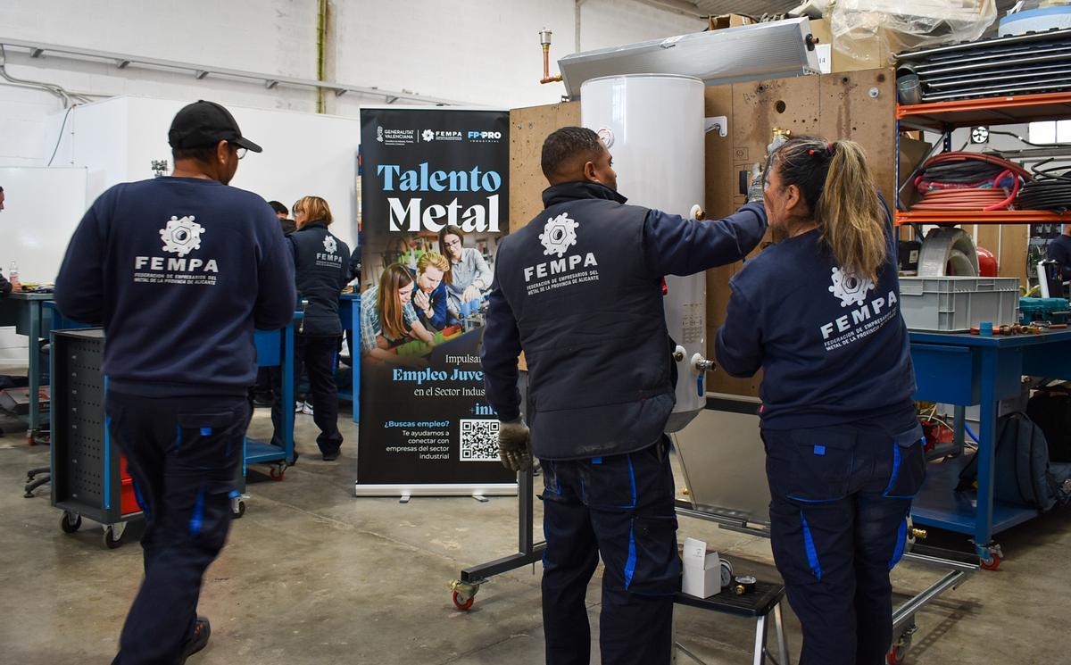 En FEMPA organizan actividades para que sus estudiantes conozcan la realidad del mercado laboral industrial.