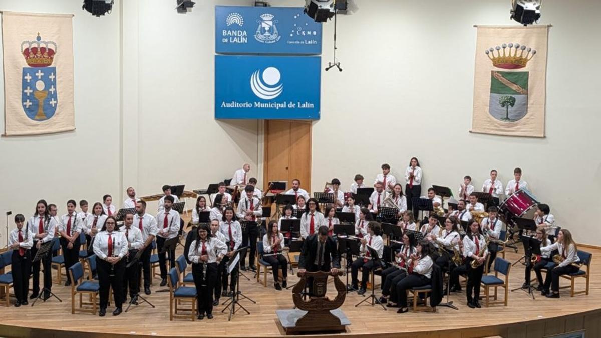La Banda de Vilatuxe actuó finalmente en el Auditorio de Lalín.  | NICOLÁS VARELA