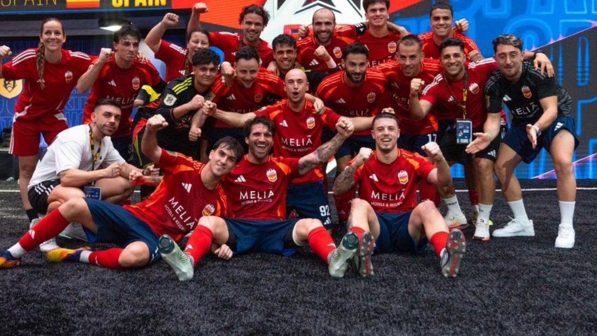 Los jugadores de España celebrando su pase a cuartos en el Mundial de Naciones de la Kings League