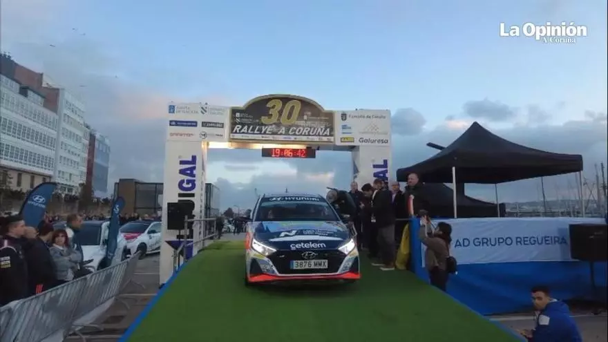 Así empezó el Rally de A Coruña frente el Castillo de San Antón
