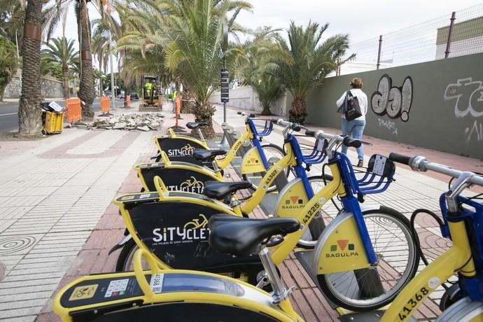 01.04.19.Las Palmas de Gran Canaria. Obras para la construcción del carril bici en el Paseo de Chil. Foto Quique Curbelo  | 01/04/2019 | Fotógrafo: Quique Curbelo