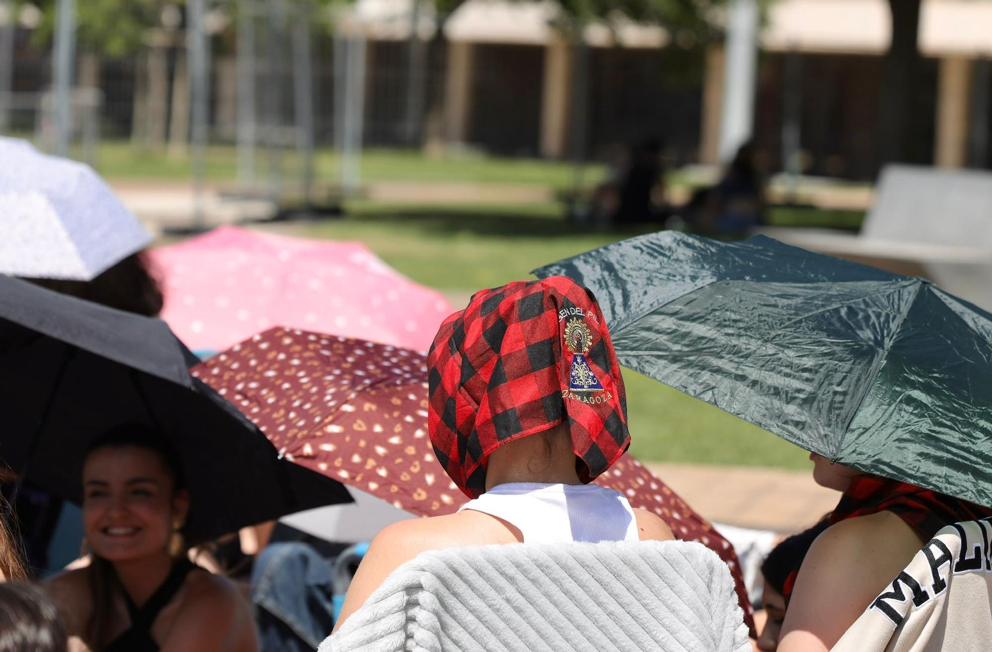 En imágenes | Los fans de Operación Triunfo invaden la Expo horas antes del concierto