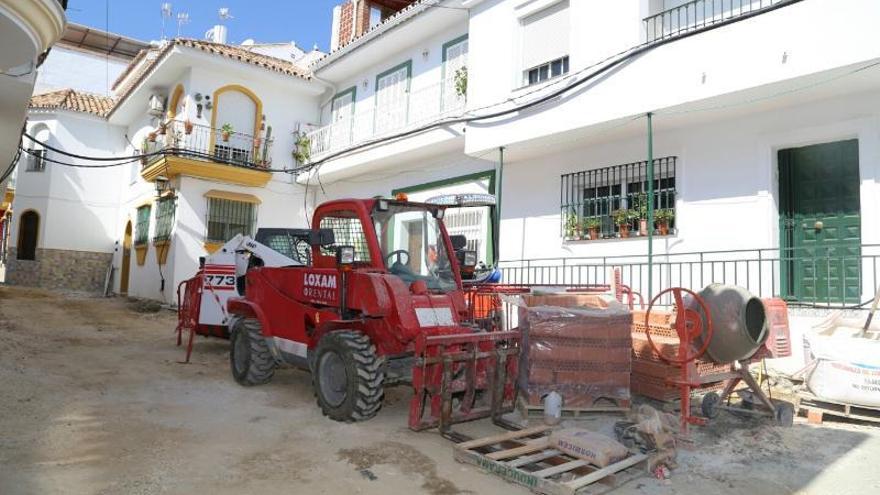 Imagen de las obras en la calle Almería.