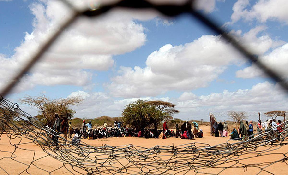 Refugiats somalis que acaben d’arribar al camp de refugiats de Dadaab, a Kenya.