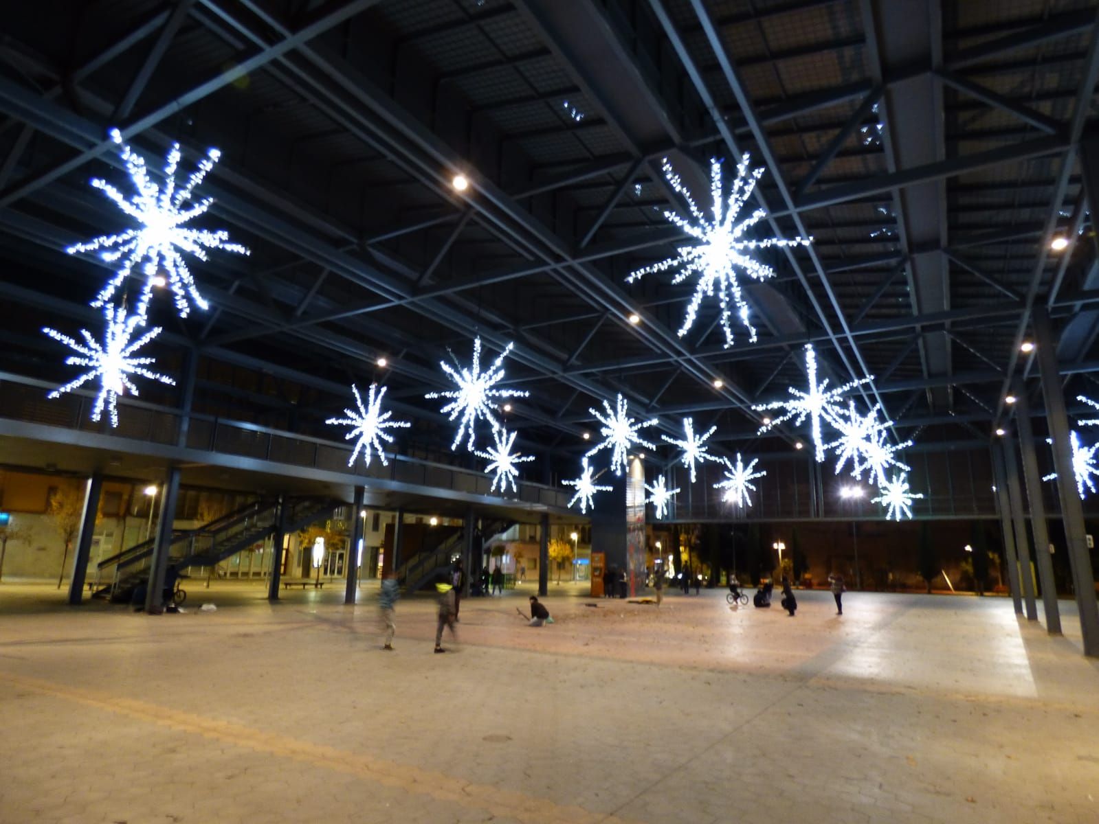 Figueres transforma els seus carrers i places en un conte de Nadal