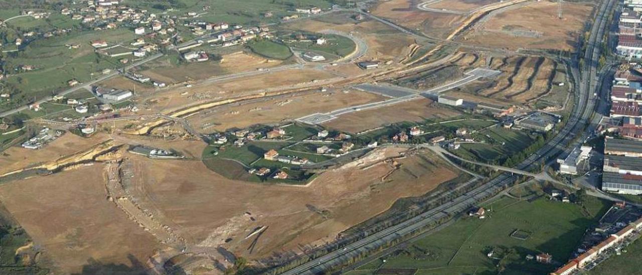 Una vista aérea del polígono industrial de Bobes, en Siero.