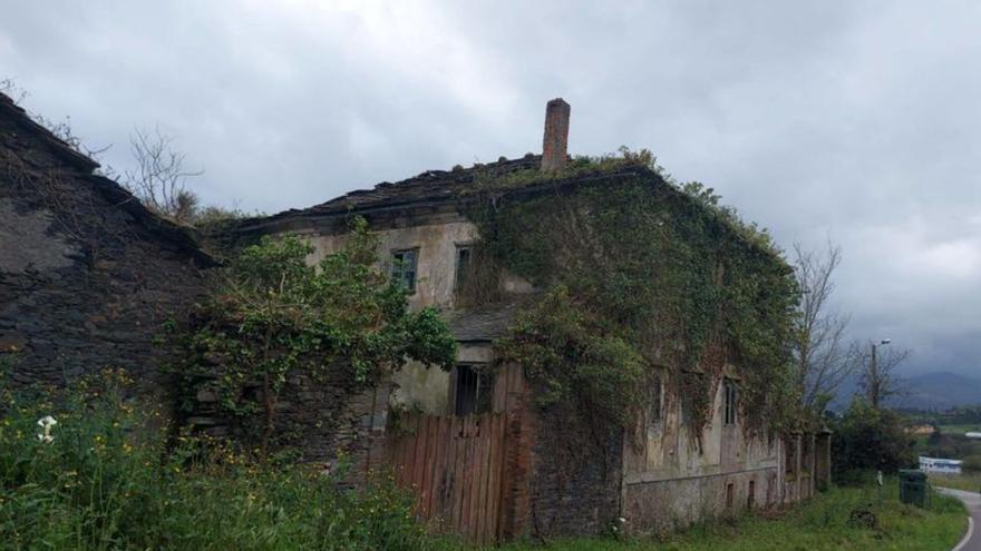 Viaje a la parroquia asturiana que un día visitó un desconocido Bergoglio: la familia asturiana del Papa Francisco