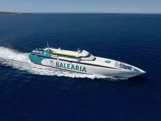 Baleària se hace con el control efectivo de Armas Transmediterránea en Canarias