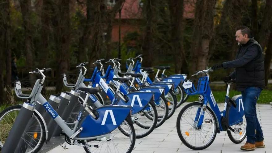 BiciArteixo creará 20 estaciones más por el «gran incremento» del servicio