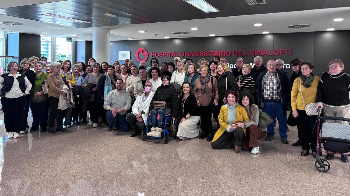 Foto de familia de las participantes en el Consejo de Pacientes del Hospital del Vinalopó en Elche