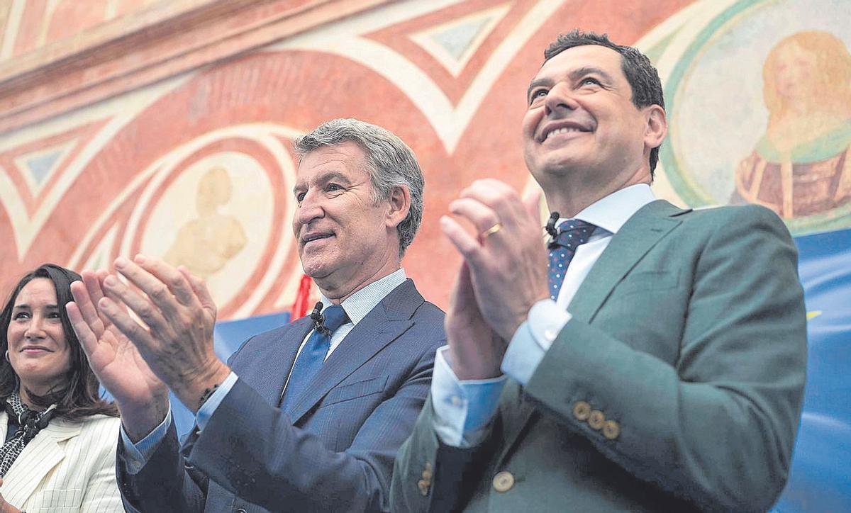 Alberto Núñez Feijóo y Juanma Moreno, en un acto en Córdoba.