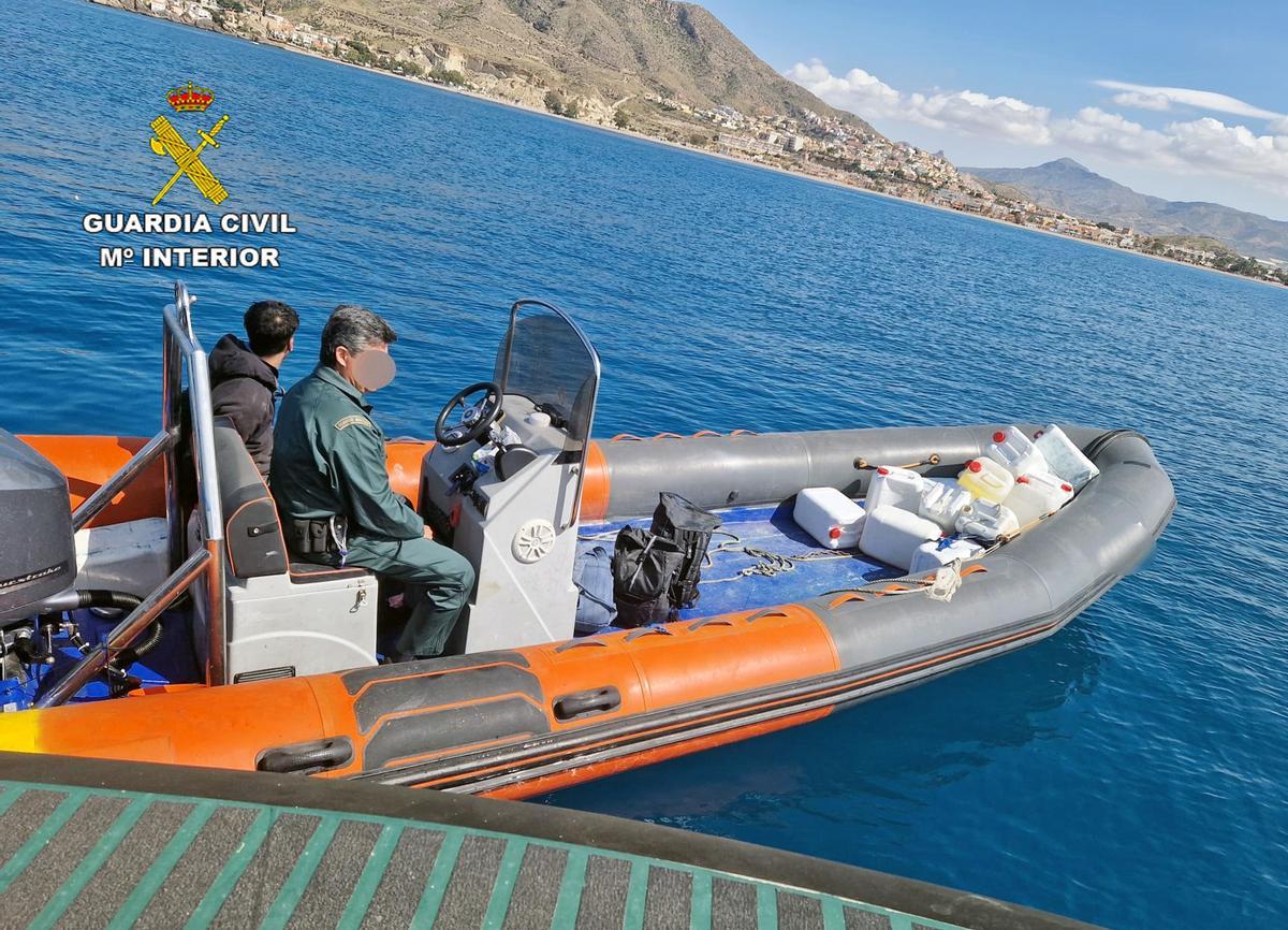 La Guardia Civil intercepta uno de los mayores alijos de éxtasis, incautado en ruta marítima en la Región de Murcia, con más de 100.000 pastillas.