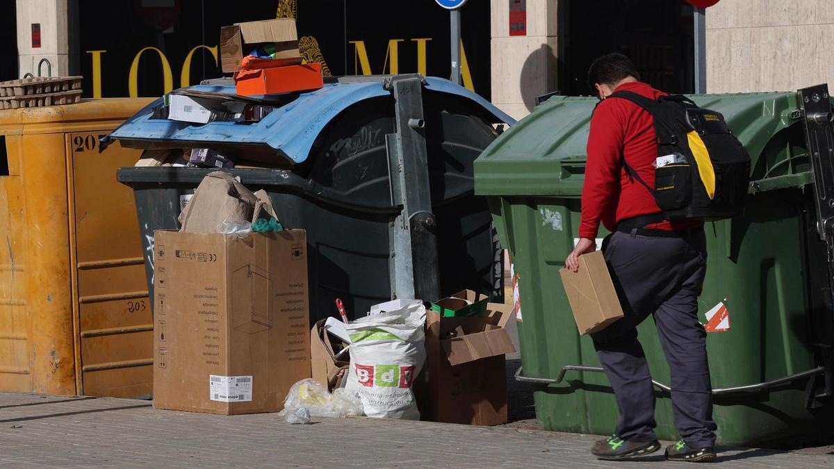 Una zona de contenedores en el Port de Sagunt.