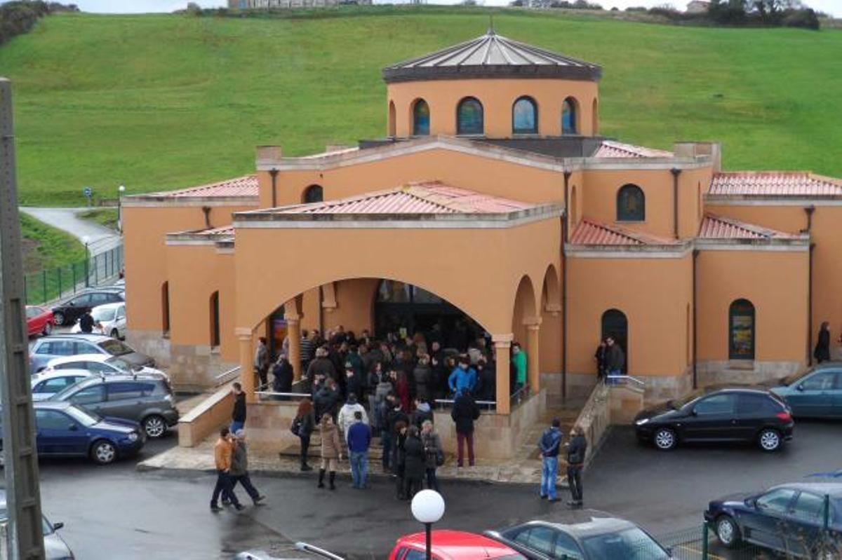 Una familia destrozada en el asfalto