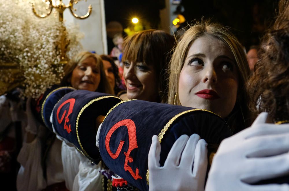 Miles de devotos festeros acompañaron al santo anacoreta en la sobria y tradicional Procesión