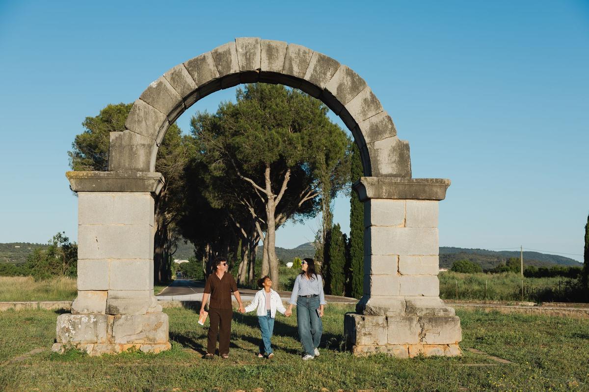 Entorn de l’Arc Romà de Cabanes.