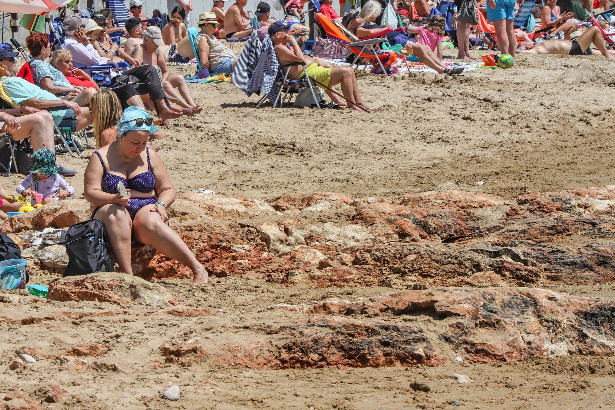 La playa del Cura sufre problemas de aporte de arenas. En la imagen, estado de la playa en el comienzo de la temporada estival tras varios temporales