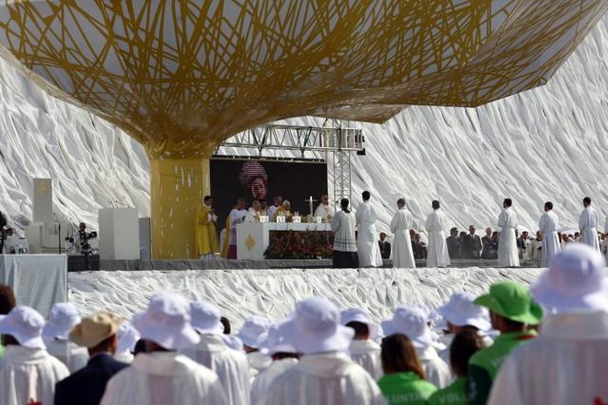 Vista de l’altar de la missa de clausura de la XXVI Jornada Mundial de la Joventut.