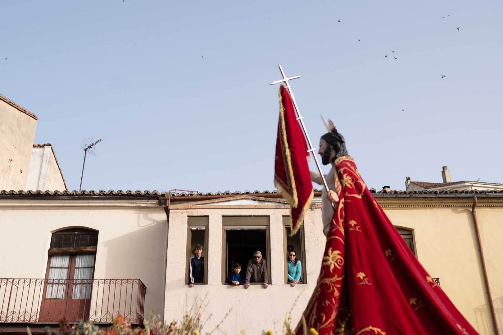 GALERÍA | Así ha sido el encuentro de Jesús Resucitado y su madre en la Plaza Mayor