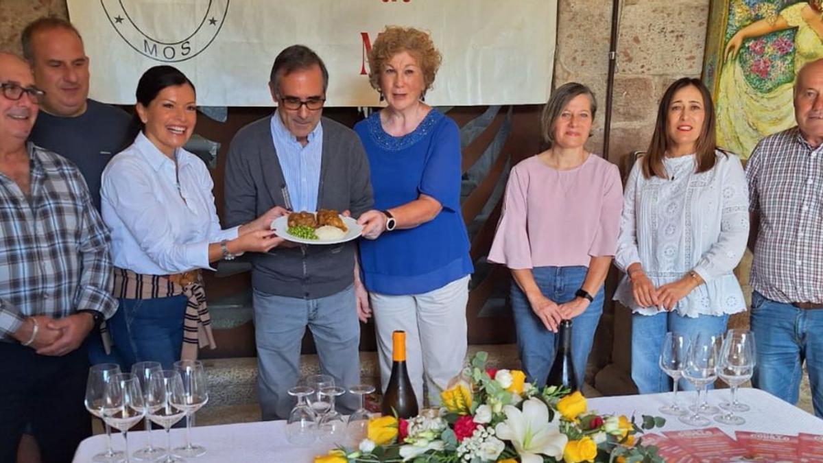 La alcaldesa, Nidia Arévalo, y el presidente del Círculo, Lisardo Conde, en la presentación.