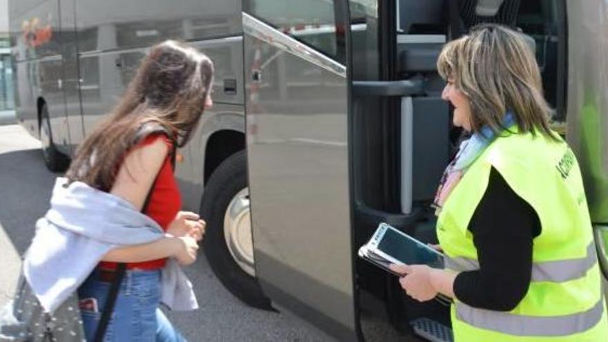 El Consell introdueix les tauletes per gestionar el transport escolar