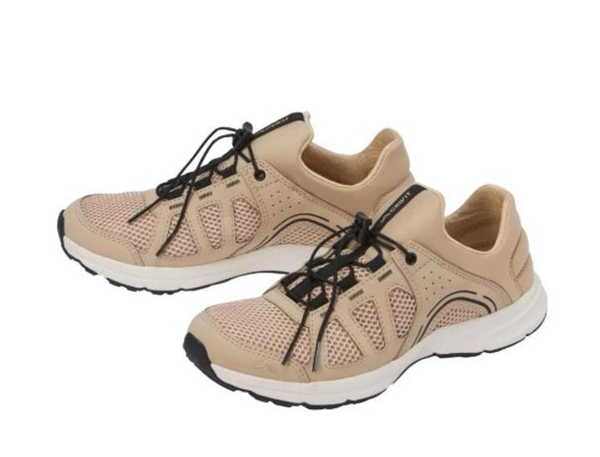 Zapatillas de trekking para mujer.