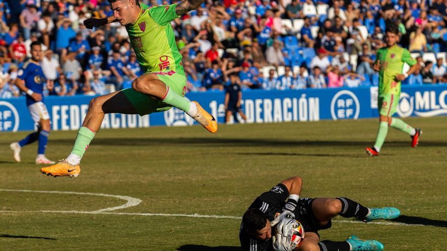 Málaga CF-Linares: Un partido con objetivos dispares