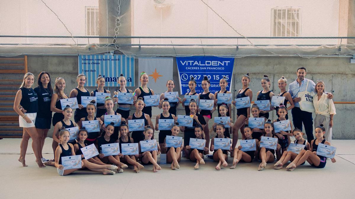 Foto de familia del campus de tecnificación.