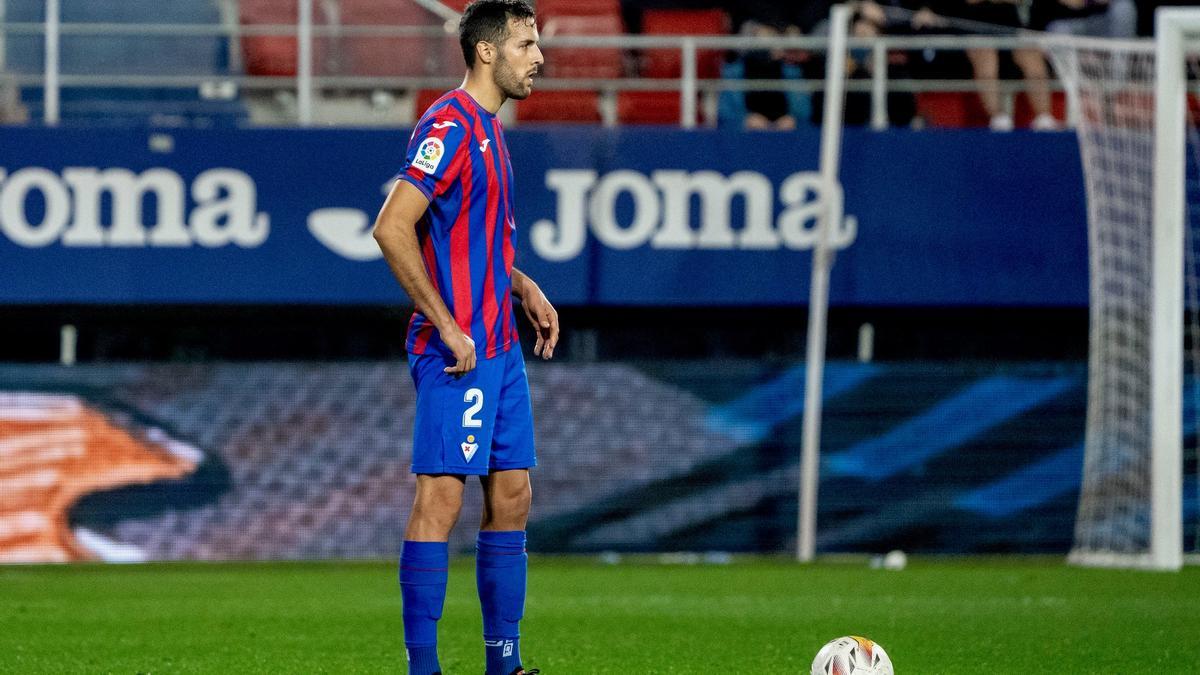 El Málaga CF quiere fichar a Esteban Burgos, exjugador del Eibar.