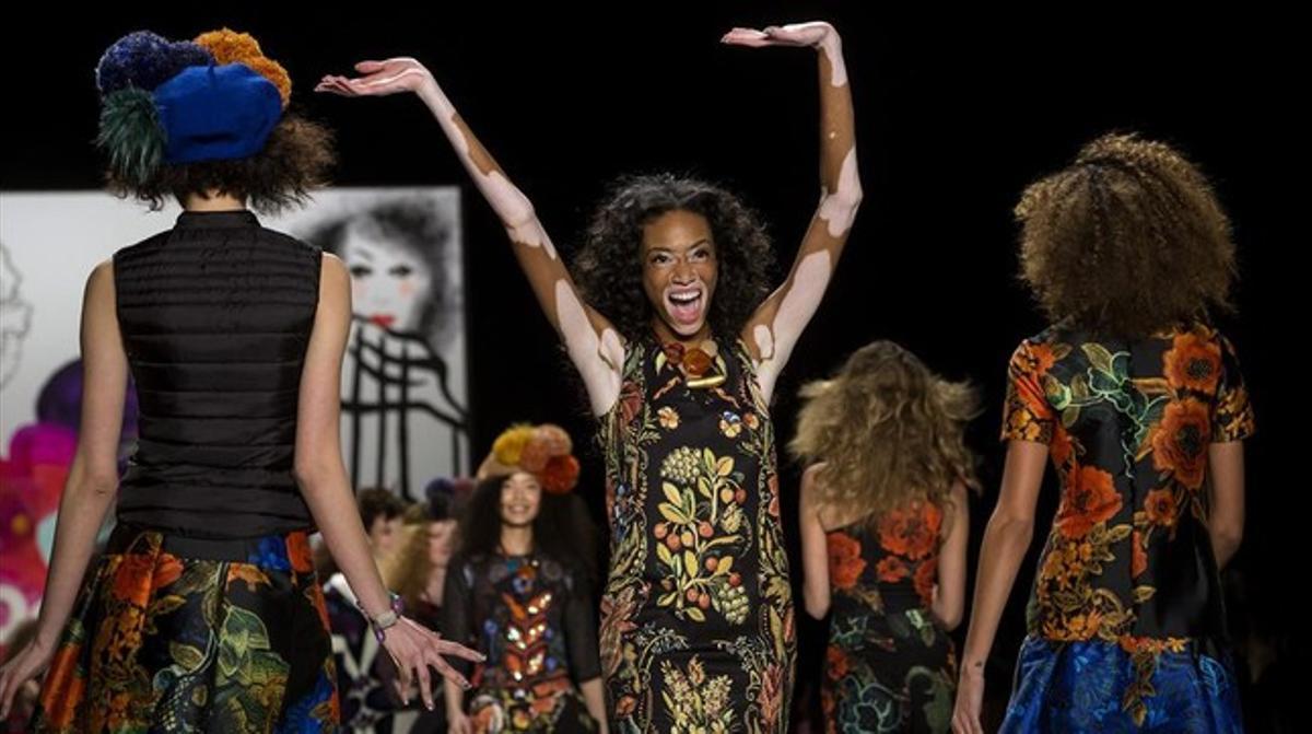 Chantelle Brown-Young, a la desfilada de Desigual a Nova York per presentar la col·lecció tardor-hivern 2015. Chantelle Brown-Young, a la desfilada de Desigual a Nova York per presentar la col·lecció tardor-hivern 2015.